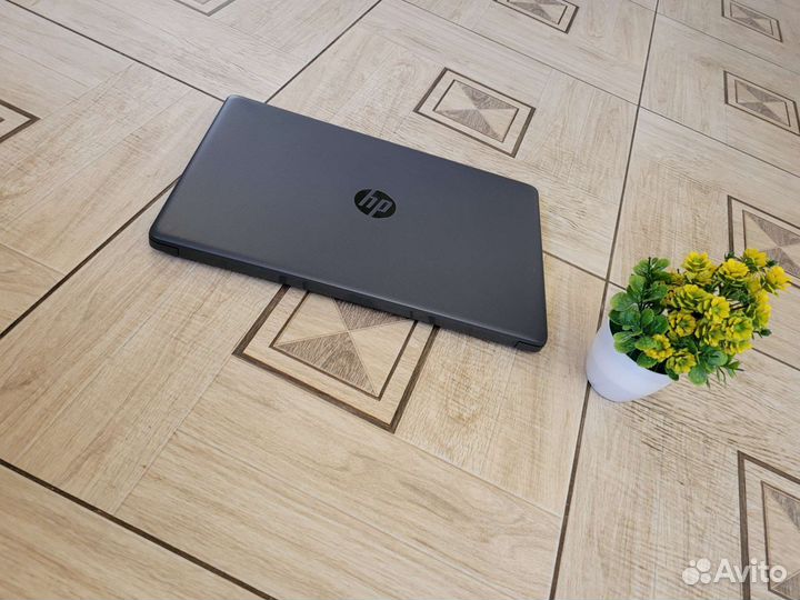 Как новый. Ryzen 5-3500. FHD. 8GB/256SSD/15,6