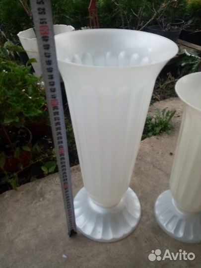 Вазоны для цветов пластик б. у