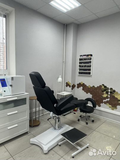 Аренда мастеру маникюра