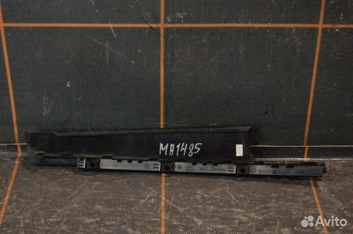 Накладка двери передней правой - Audi A1