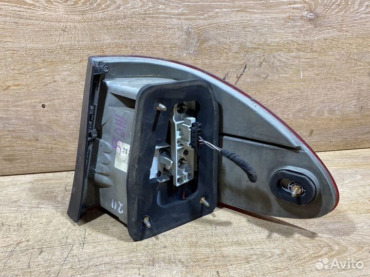 Фонарь левый Mercedes W211 универсал Арт. 111055