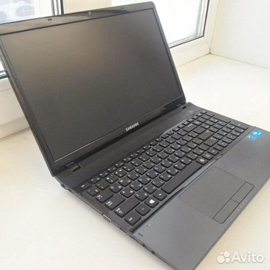 Samsung np300e5x