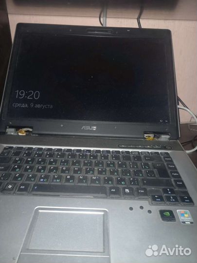 Ноутбук asus