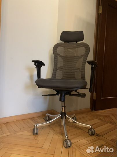 Компьютерное кресло