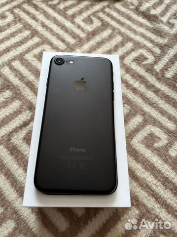 Телефон iPhone 7