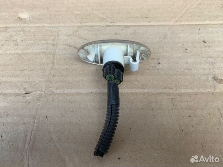 Повторитель поворота в крыло передний Nissan