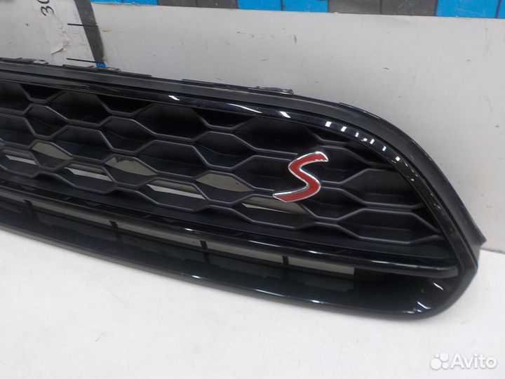 Б/У Б/У Решетка радиатора 51135A1A141 BMW