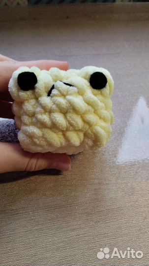 Жабки связанные крючком