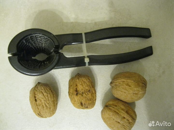Орехоколка для колки орехов