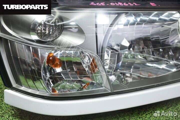 Фара передняя правая Subaru Forester SG5 EJ20