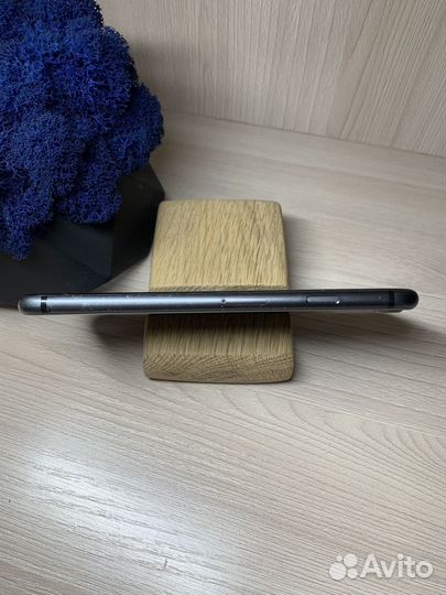iPhone 8, 64 ГБ