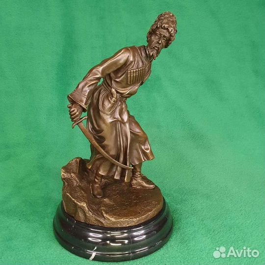 Скульптура бронза Линейный казак 2 заметил врага