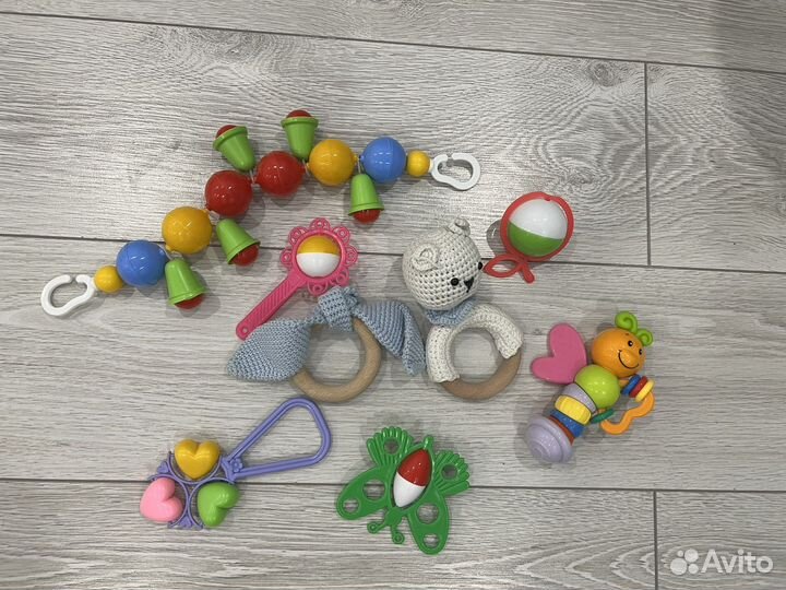 Игрушки-погремушки для малыша