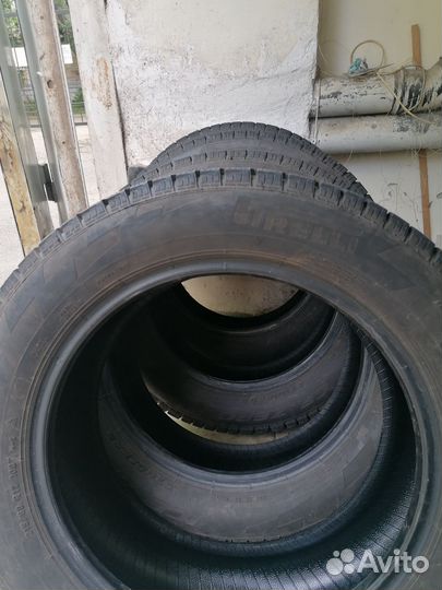 Pirelli Ice Zero FR 215/60 R17 T