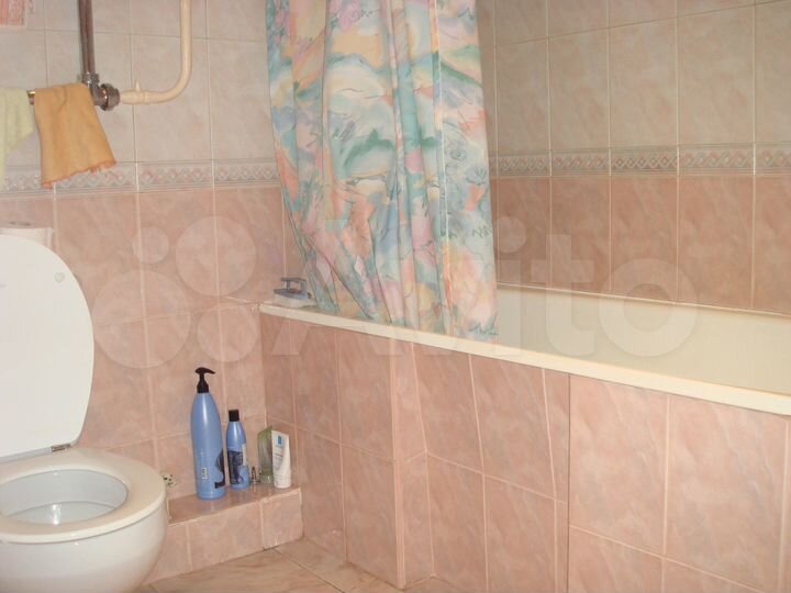 Комната 38 м² в 3-к., 4/6 эт.