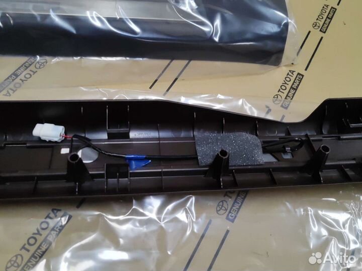 Накладки порогов с подсветкой lexus rx 2015-2023