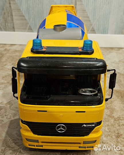 Игрушки машинки Bruder