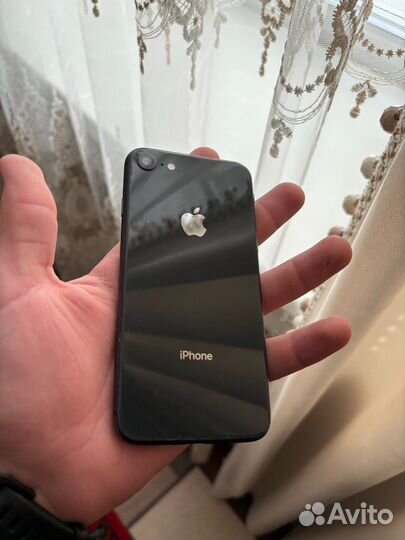 iPhone 8, 64 ГБ