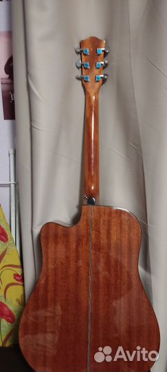 Акустическая гитара