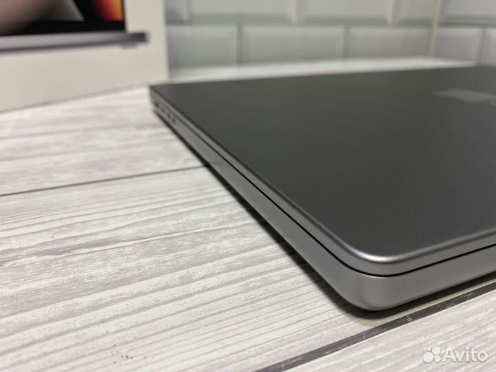 MacBook Pro 16“ — M1 Pro, 16/512, 95 циклов