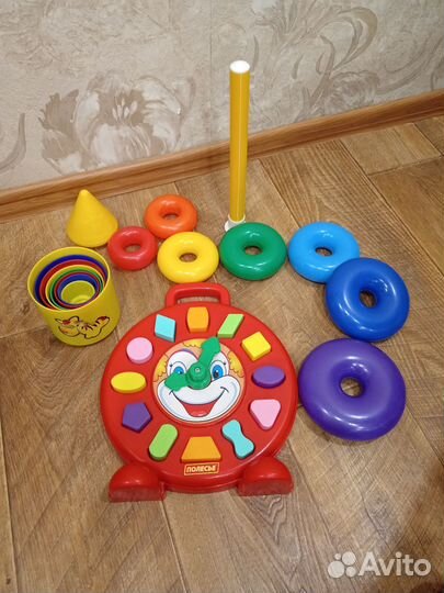 Пирамидки и сортер-часы