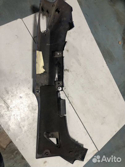 Левая часть пластика хвоста для Kawasaki ZZR400 1