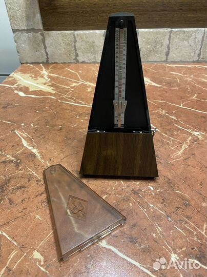 Метроном механический