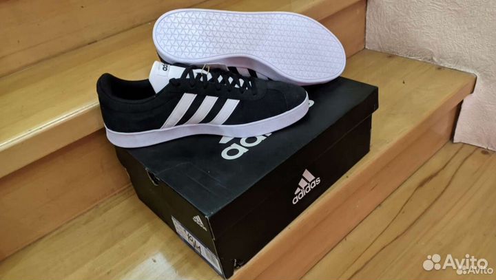 Кроссовки Adidas 41.5 размер оригинал