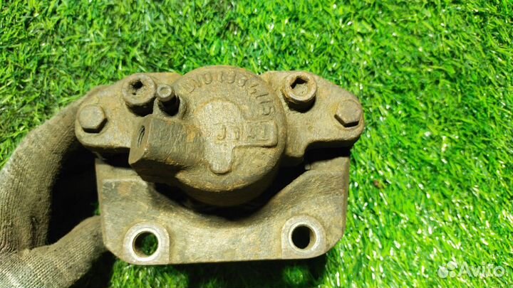 Суппорт передний левый renault Logan