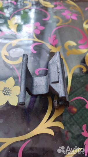 Петля люка для стиральной машины Ariston