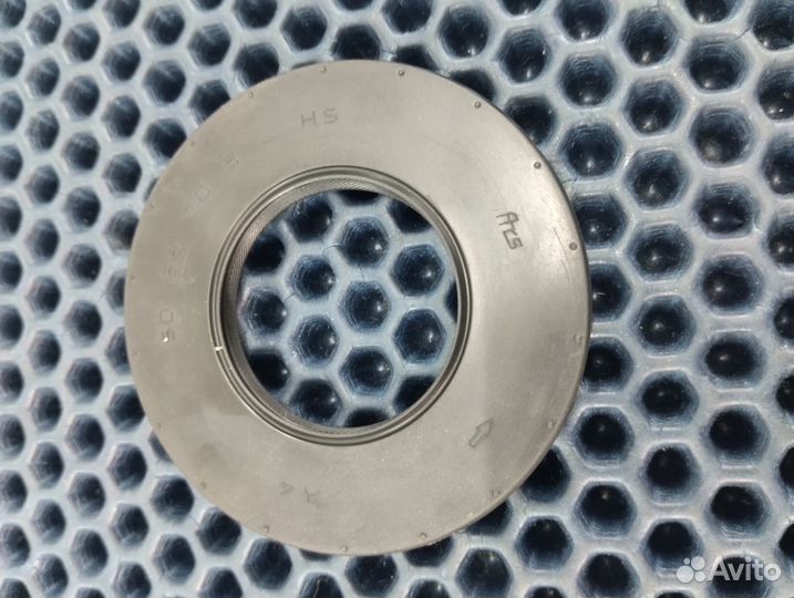 Suzuki RF900R T703 сальник кпп