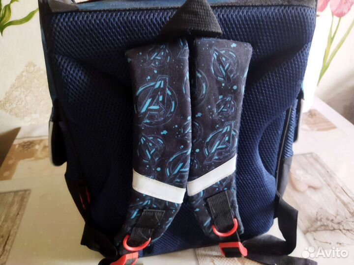 Рюкзак школьный