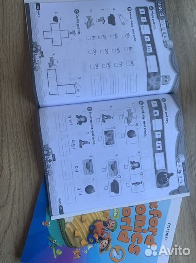 Книги на английском Oxford Phonics world 2