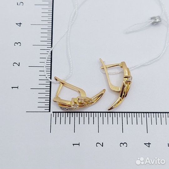 Золотые серьги с камнем