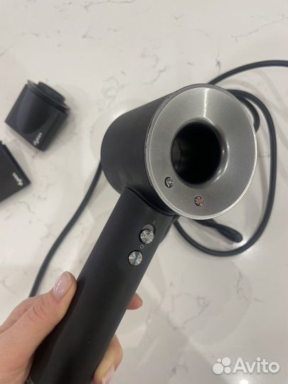 Фен Dyson Supersonic