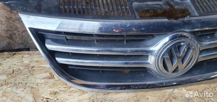 Решетка радиатора Volkswagen Tiguan 2007-2011