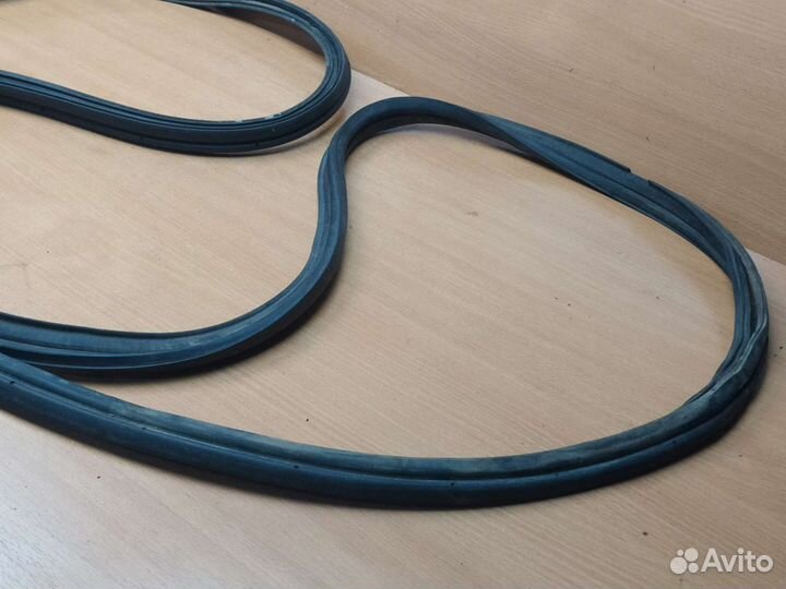 Уплотнитель крышки багажника, Mazda 626 GV