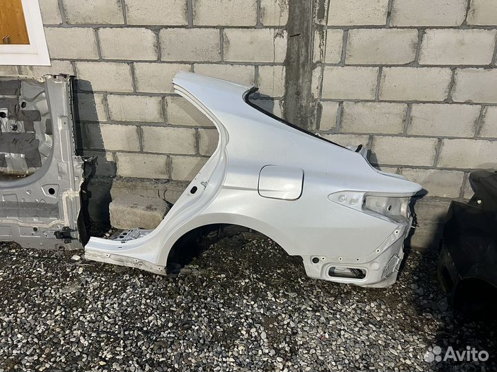 Заднее левое крыло Toyota camry v70