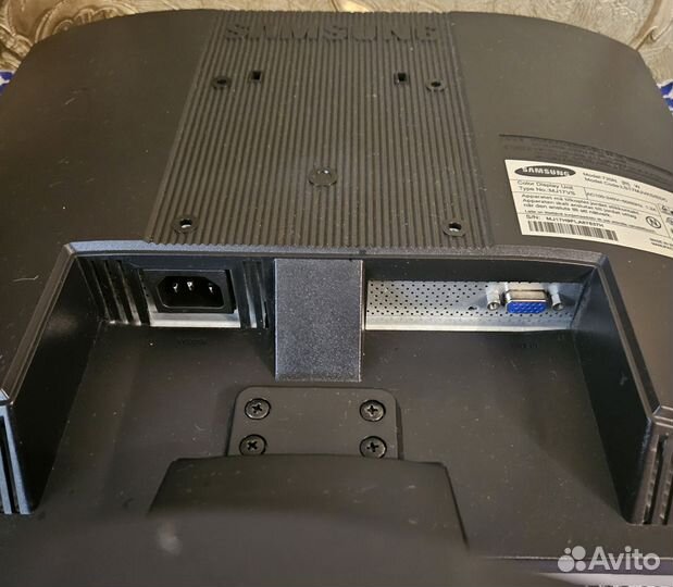 Монитор Samsung SyncMaster 720N