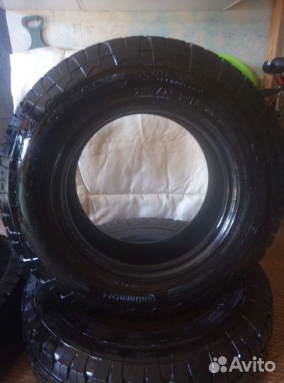 Continental ContiCrossContact AT 235/70 R16