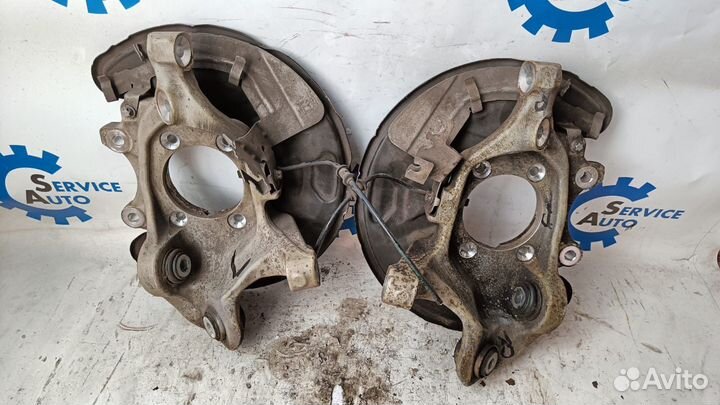 Mercedes GLC X253 Цапфа задняя левая 0741