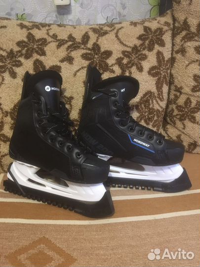 Коньки хоккейные