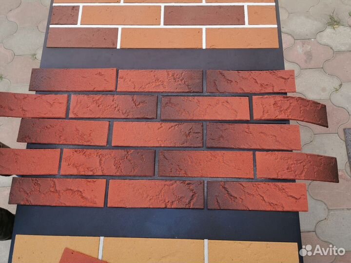 Гибкий кирпич на сетке для фасада