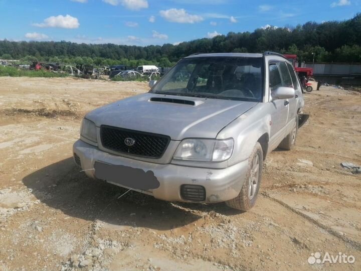 В Разборе Subaru Forester SF 2000 2.5 ат