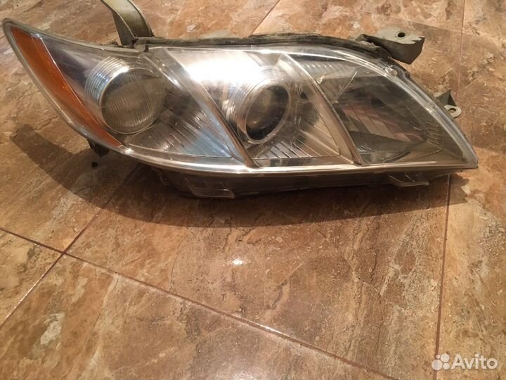 Фара на toyota camry 40