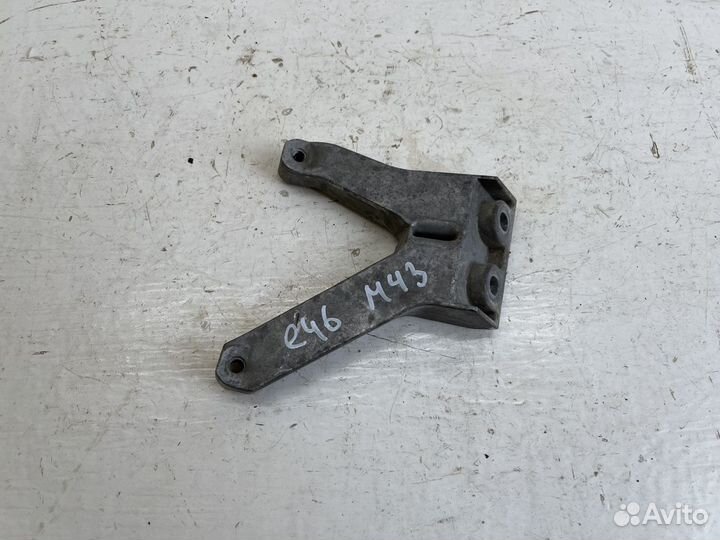 Кронштейн двигателя M43 для BMW E46