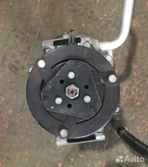 Компрессор кондиционера мицубиси Outlander xl