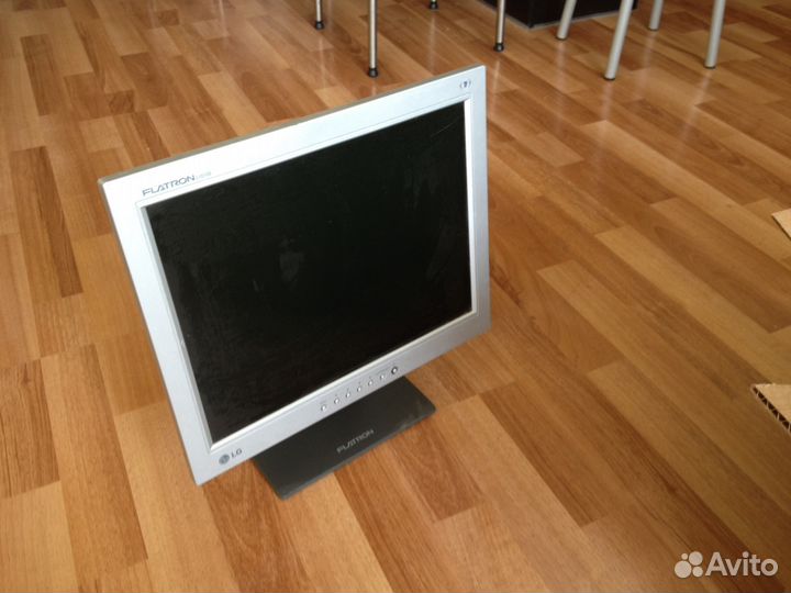 Монитор LG 15