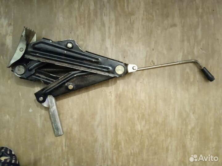 Домкрат реечный