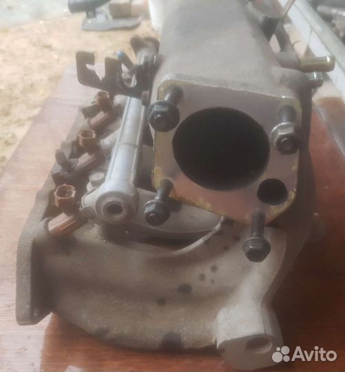 Впускной коллектор с топливной рампой Киа Шума 1